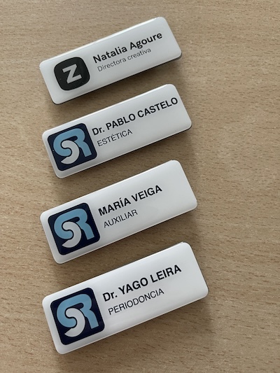 Adhesivo de resina para badge con acabado 3D