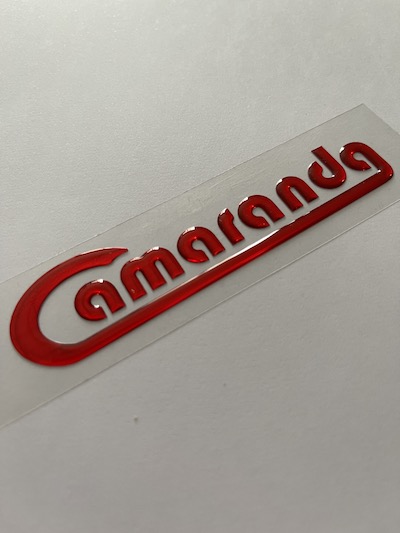 Autocolante vermelho cromado com gota de resina em relevo